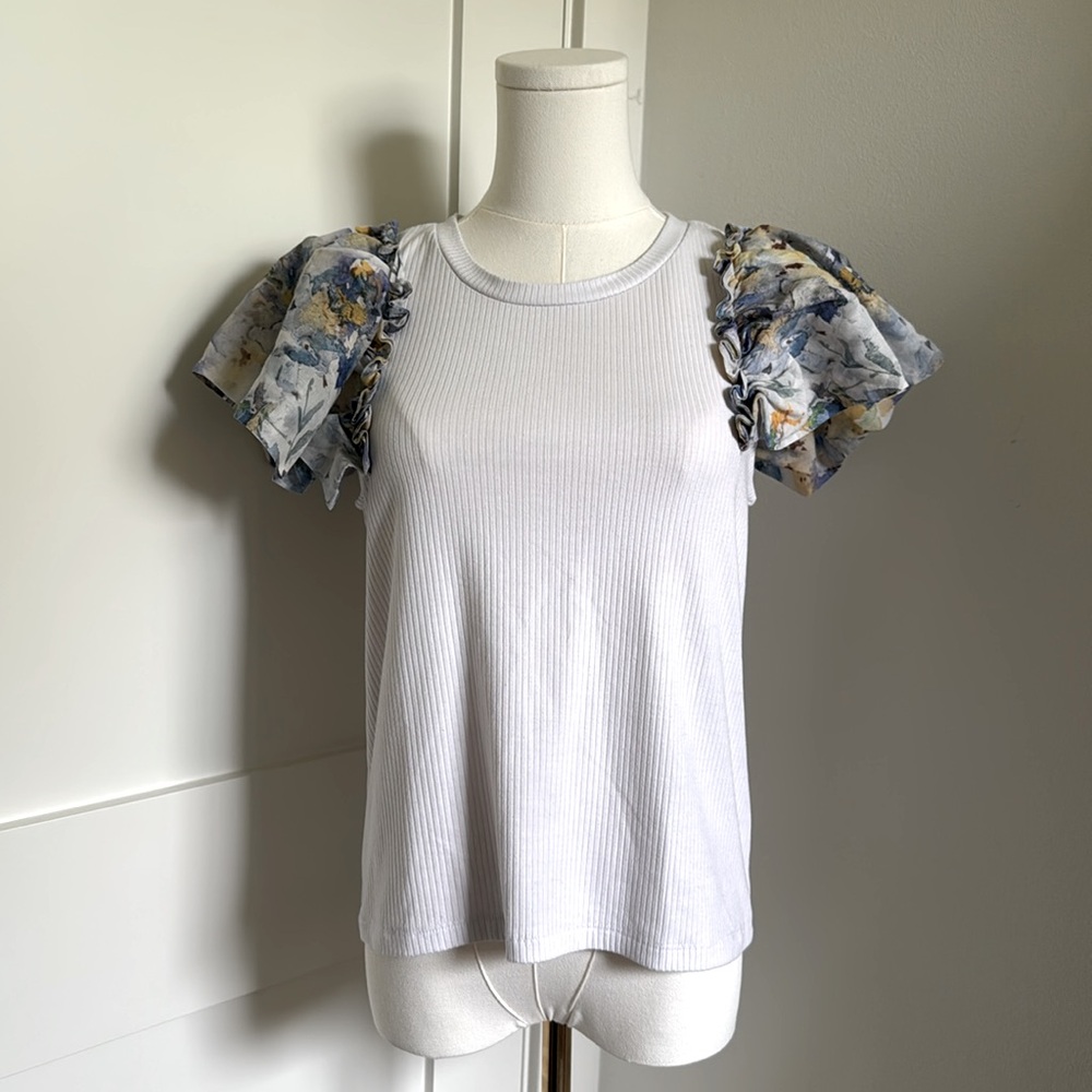 🦃‎ Nicole Miller Flutter Sleeve Ribbed Tee Shirt